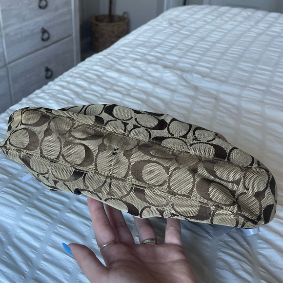 COACH Y2K Signature Brown Hamptons Shoulder Bag - Picture 13 of 17